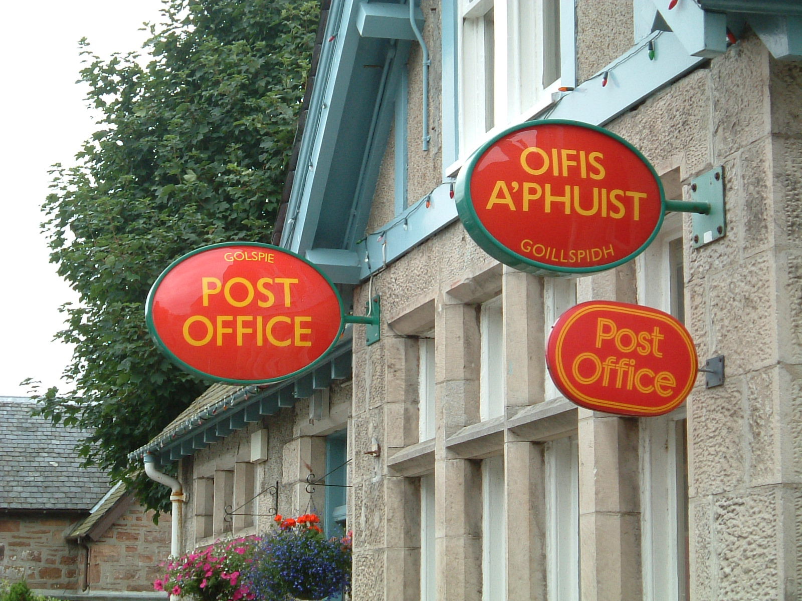 A multilingual Post Office in Golspie