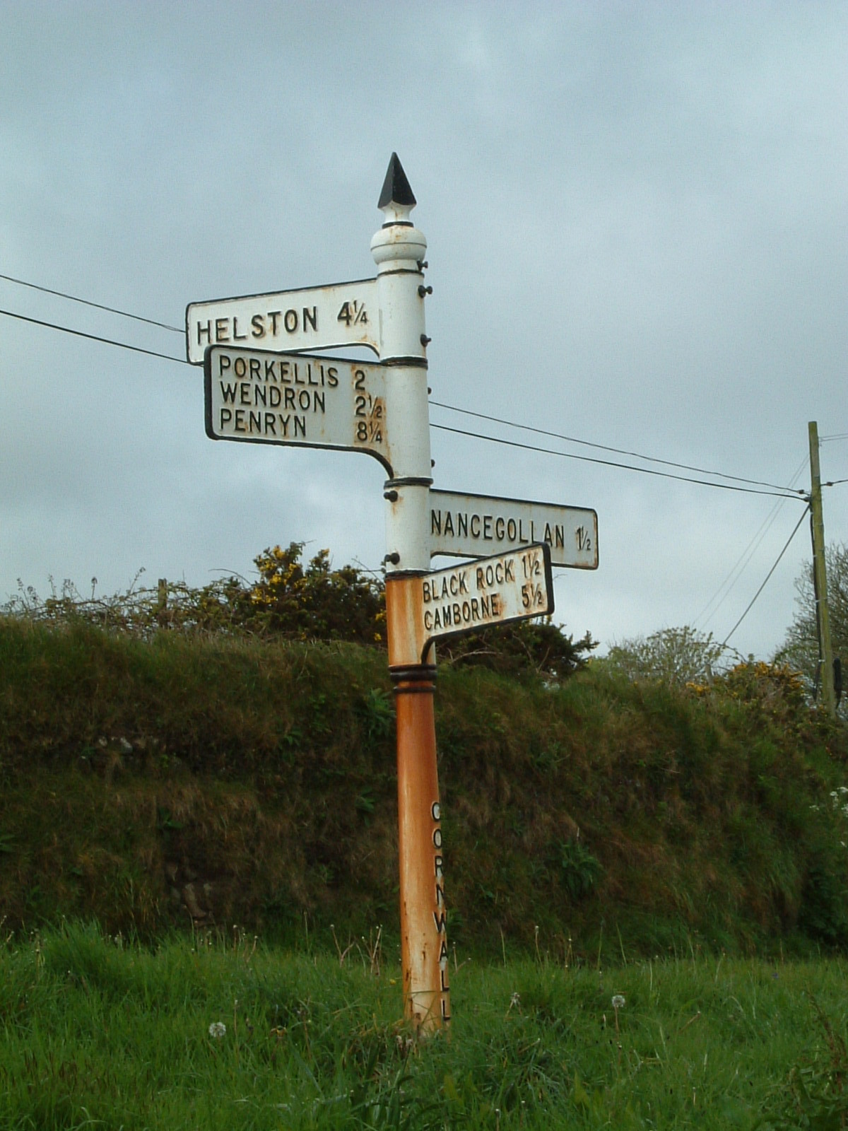 A signpost by Trevethan Farm